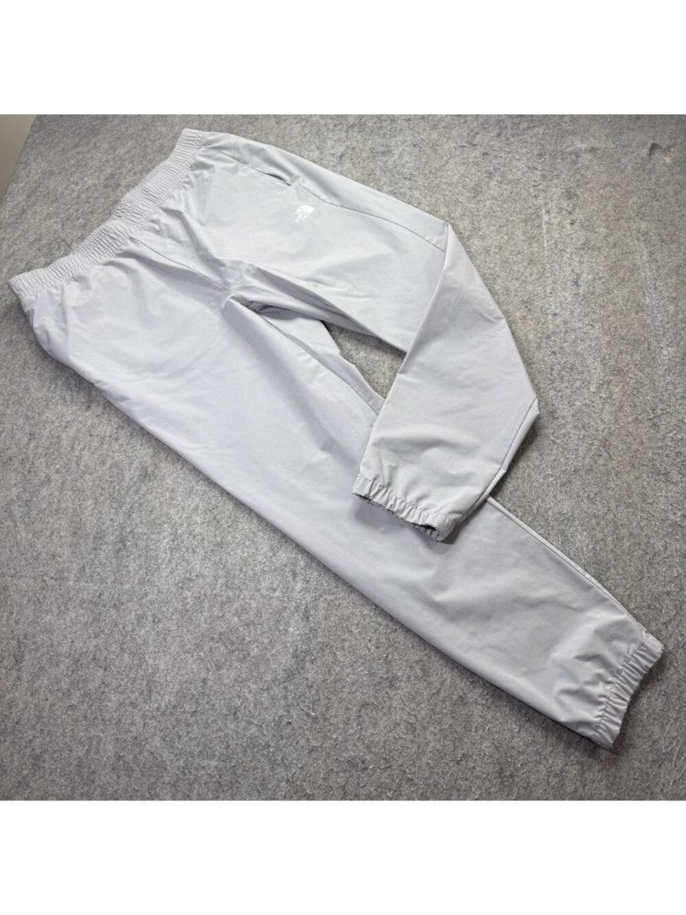 North Face Jogger Men XL Gray 30" Nylon Stretch Woven Training Cuffed NF0A4QP2